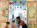 Trường Mầm Non Tân Lập thực hiện công tác chăm sóc, giáo dục, vệ sinh cá nhân cho trẻ.